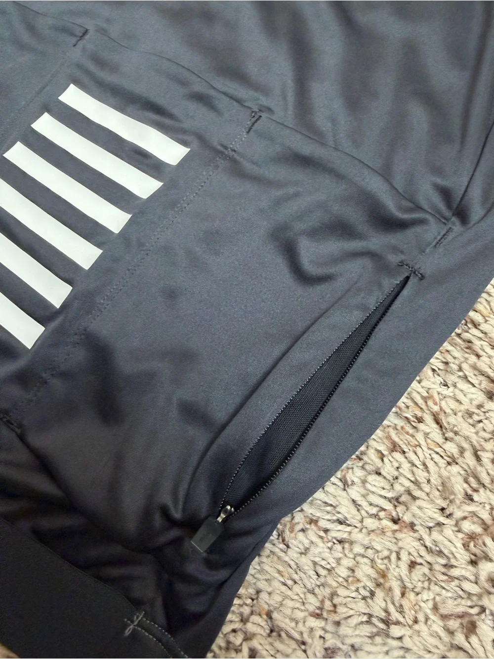 Rapha Men’s Pro Team Training Jersey in Dark Gray/Black Size Small - Picture 10 of 15